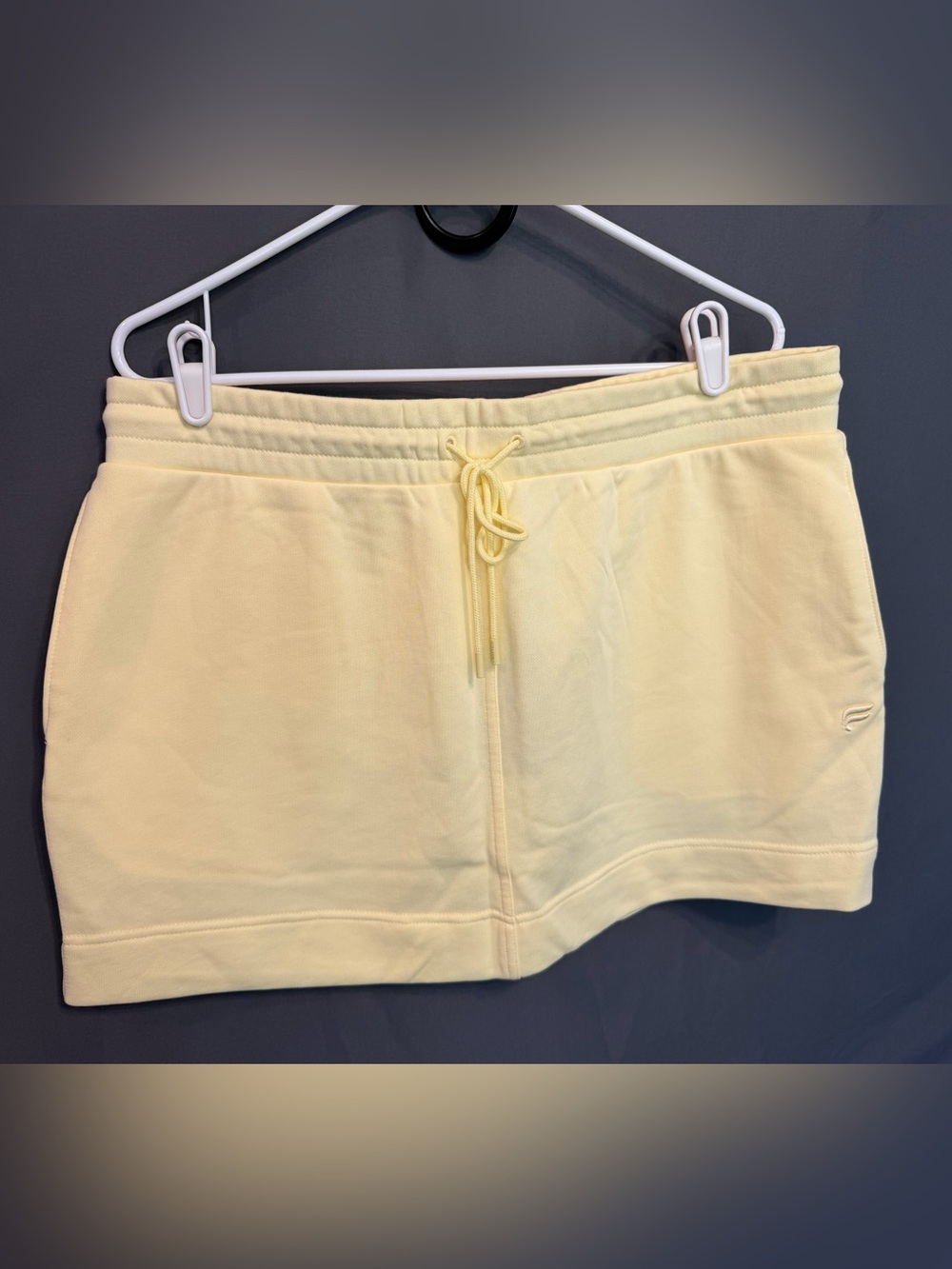 Fabletics Light Yellow Drawstring Athletic Skirt